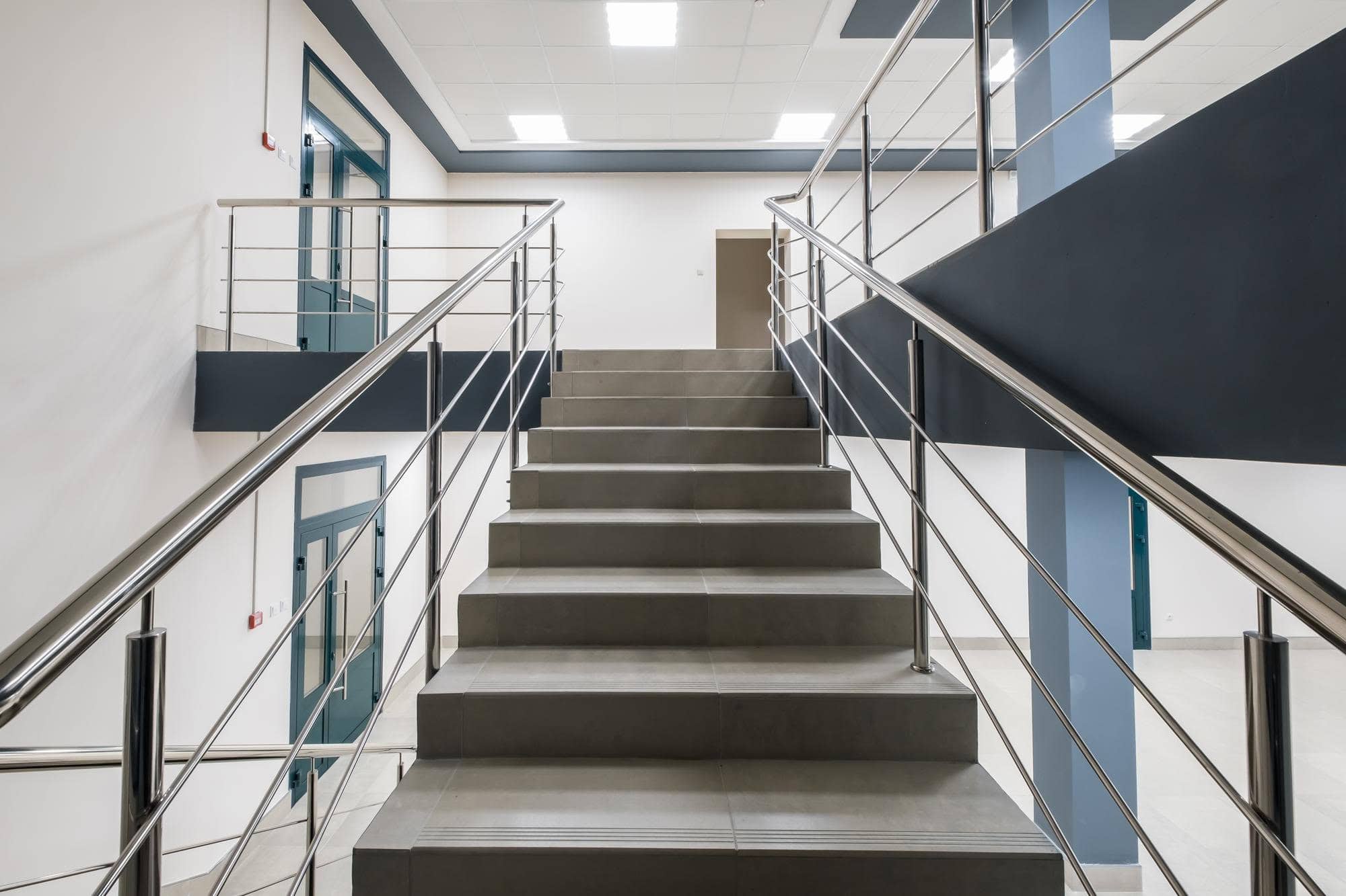 Treppenhausreinigung Muenchen fuer Gewerbeimmobilien B2B